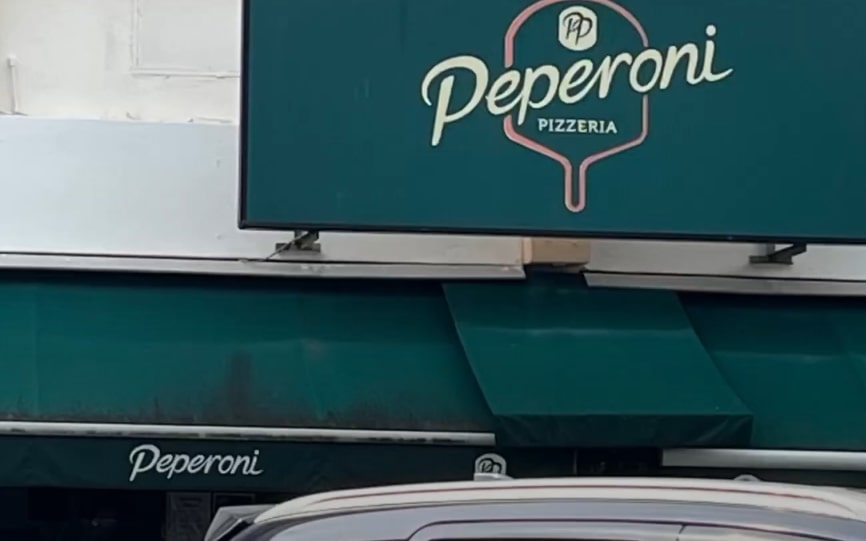 Entrance to the Peperoni Pizzeria