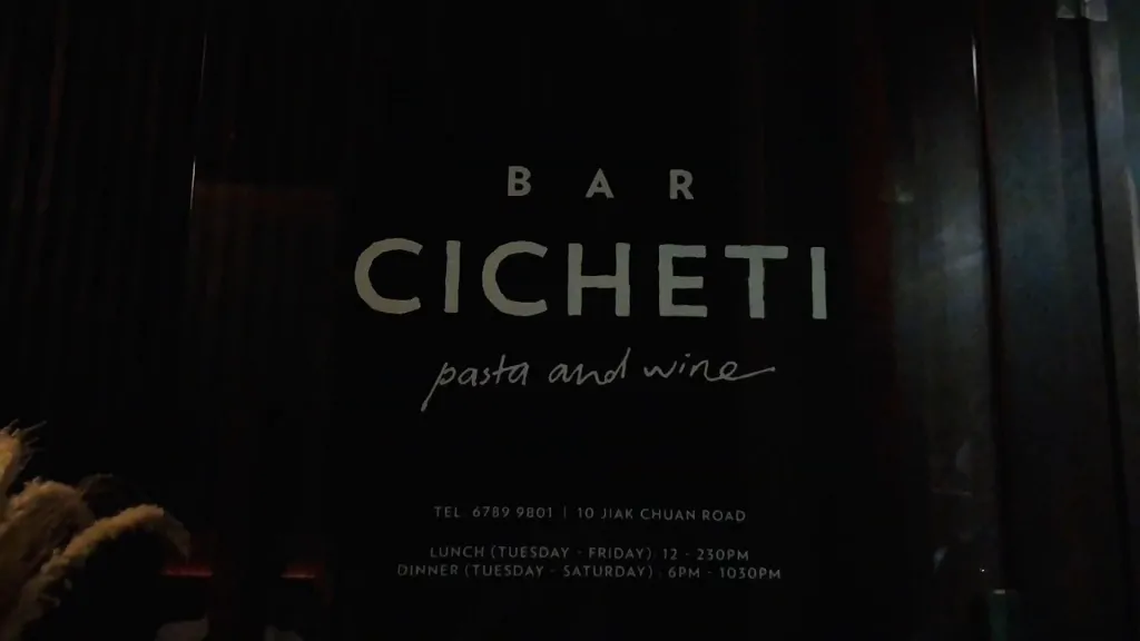 The entrance sign of Bar Cicheti|